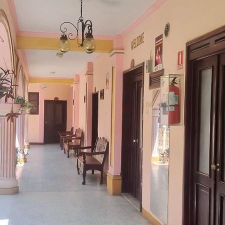 Hotel Chaparral Panajachel Buitenkant foto
